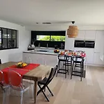 10 Personnes De 160 M2 Avec Piscine Au Bord Du De La Raho Et A 15 Minutes Des Plages Villa Villeneuve-de-la-Raho