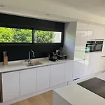 10 Personnes De 160 M2 Avec Piscine Au Bord Du De La Raho Et A 15 Minutes Des Plages Villa Villeneuve-de-la-Raho
