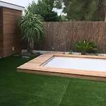 10 Personnes De 160 M2 Avec Piscine Au Bord Du De La Raho Et A 15 Minutes Des Plages * Villeneuve-de-la-Raho