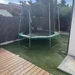 10 Personnes De 160 M2 Avec Piscine Au Bord Du De La Raho Et A 15 Minutes Des Plages