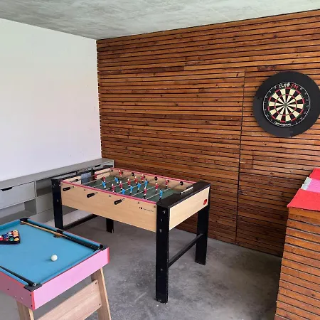 Vila 10 Personnes De 160 M2 Avec Piscine Au Bord Du De La Raho Et A 15 Minutes Des Plages Villeneuve-de-la-Raho