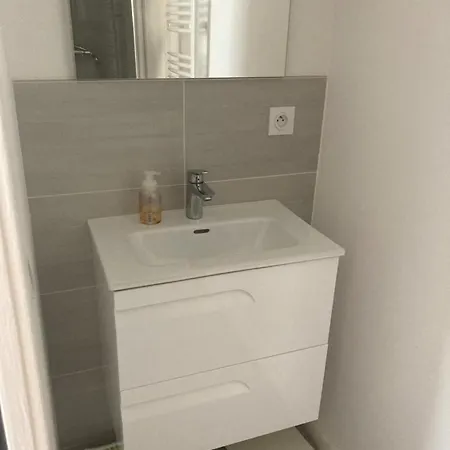 Vila 10 Personnes De 160 M2 Avec Piscine Au Bord Du De La Raho Et A 15 Minutes Des Plages Villeneuve-de-la-Raho